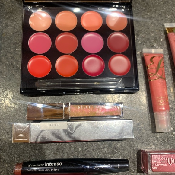 ALL ABOUT LIPS. Brand new lipsticks and glosses. 12 colour pallet+ 10 full size. - Picture 2 of 4